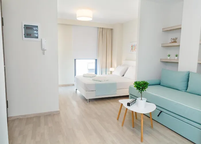 Tins Hotel City - Athens