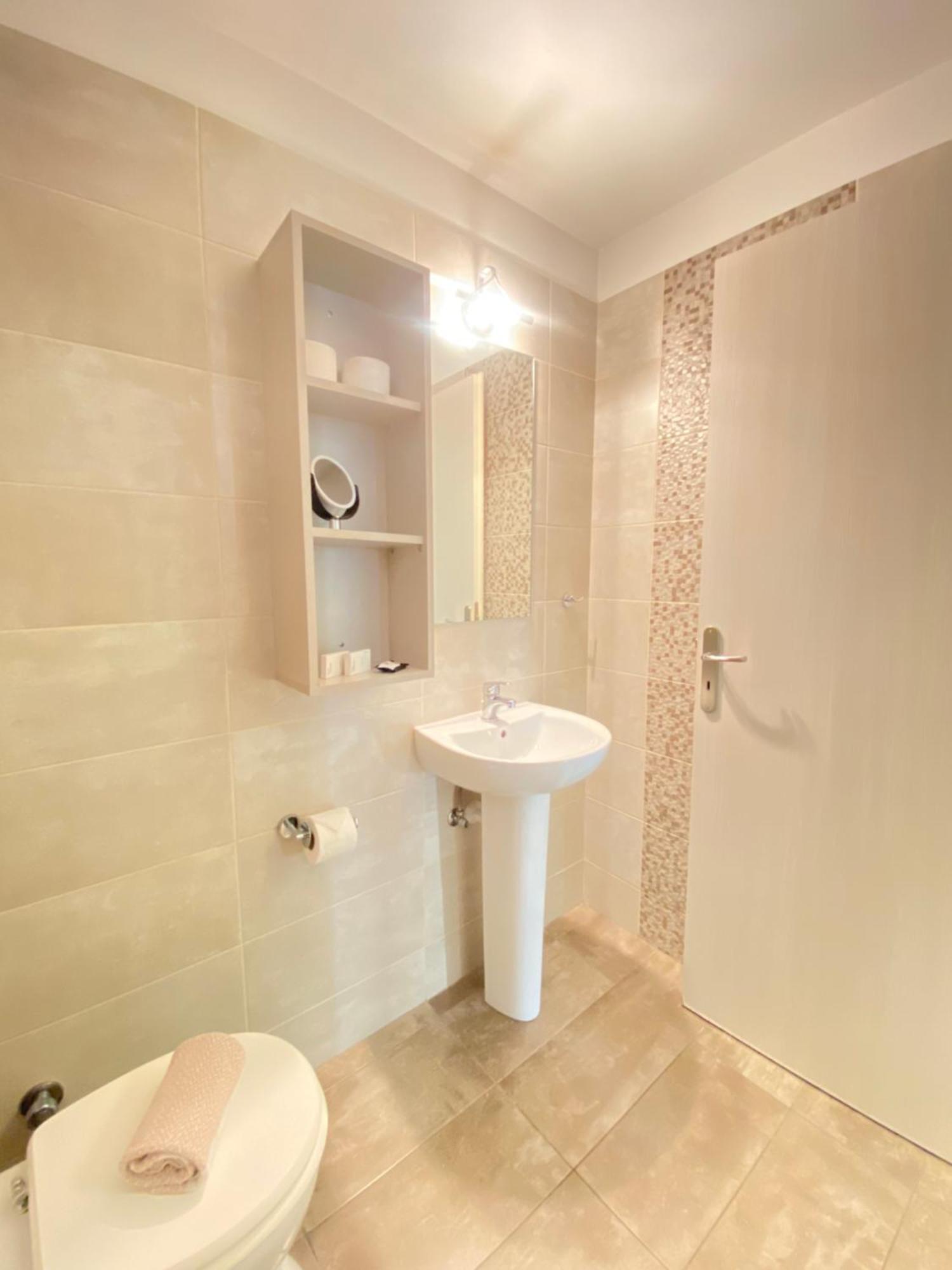 Tins - Hotel 4*