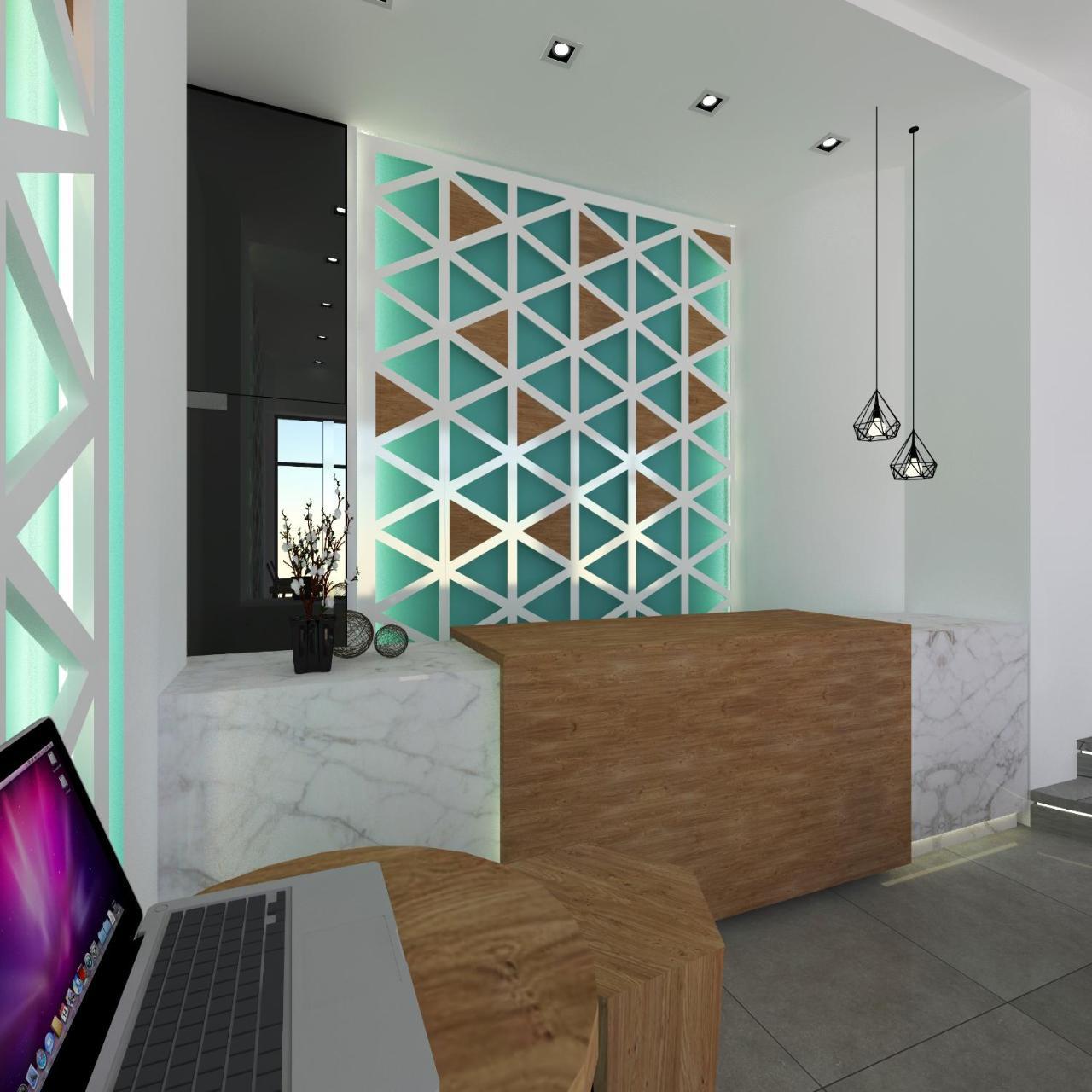Hotel Tins -