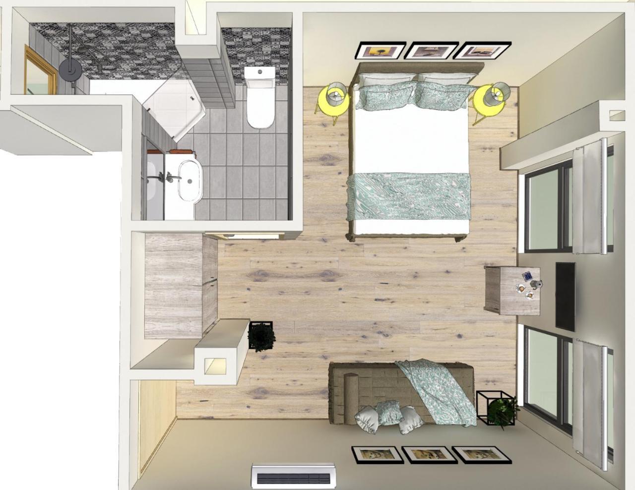 Hotel Tins -