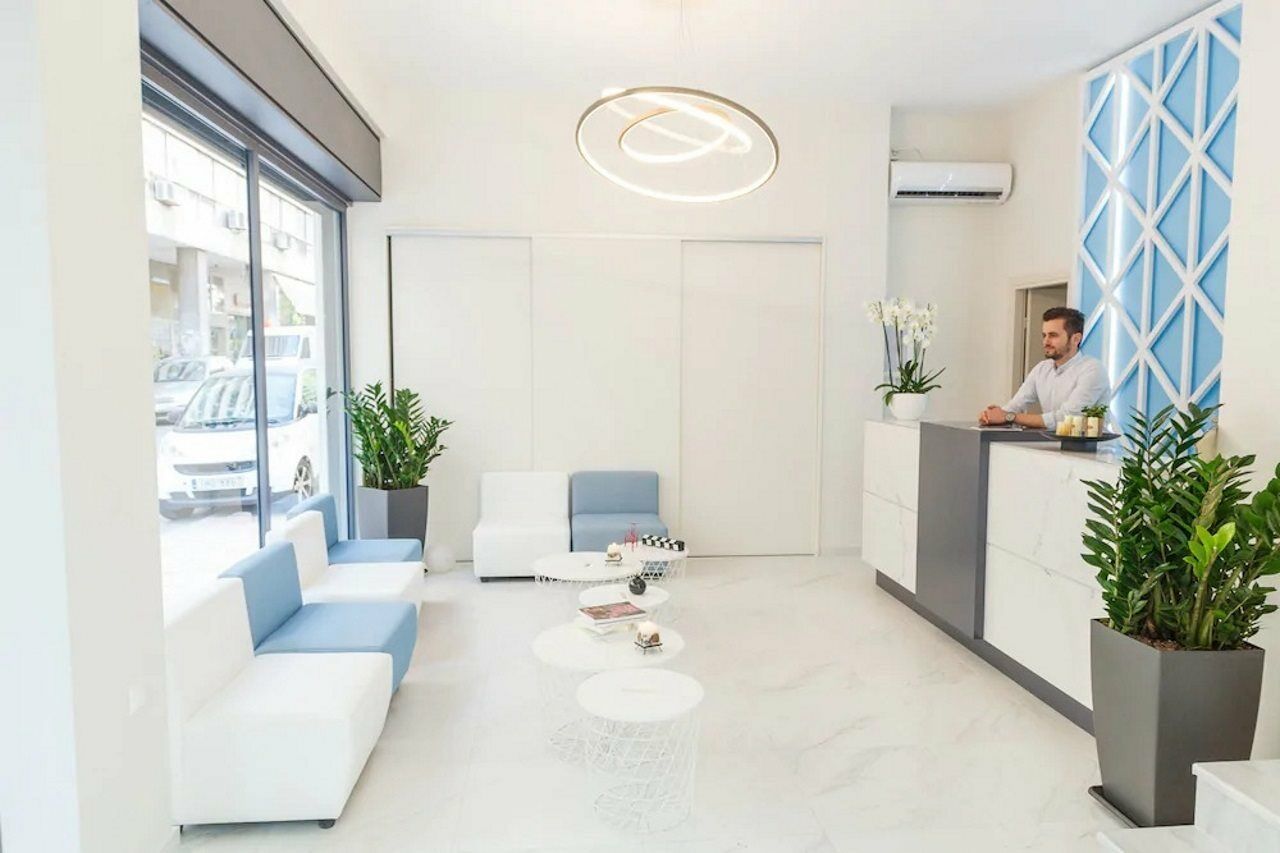 Tins - 4* Athen